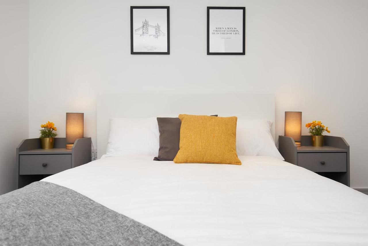 High Spec 2 Bed W/parking Available Appartement